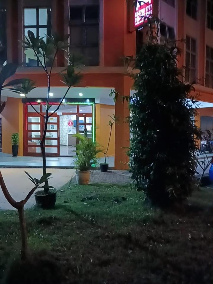 Jam Hotel Kota Warisan Sepang @ Erl Salak Tinggi, Klia 1-2 & F1 Exterior foto